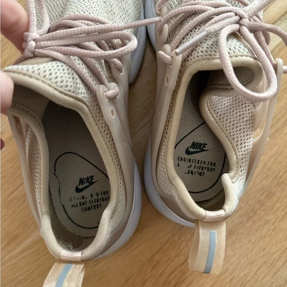 Nike Women's Presto Beige Sneakers - Picture 5 of 7